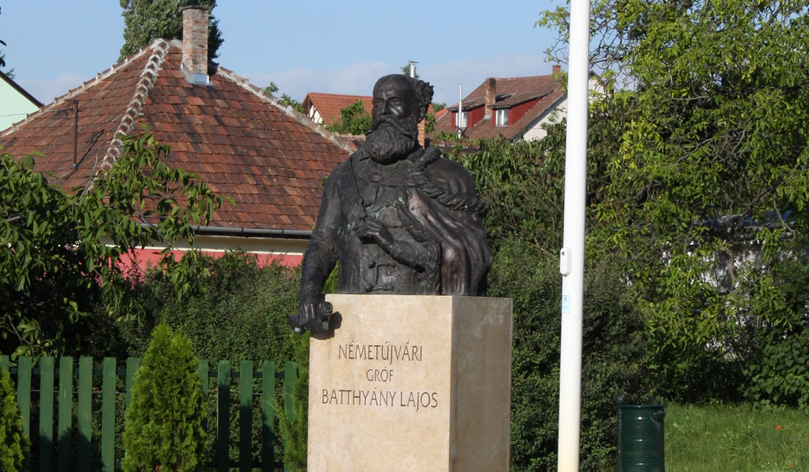 Erdőkertes képekben - Köztéri plasztikák